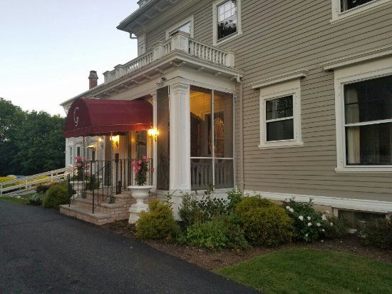 Gateways Inn & Restaurant