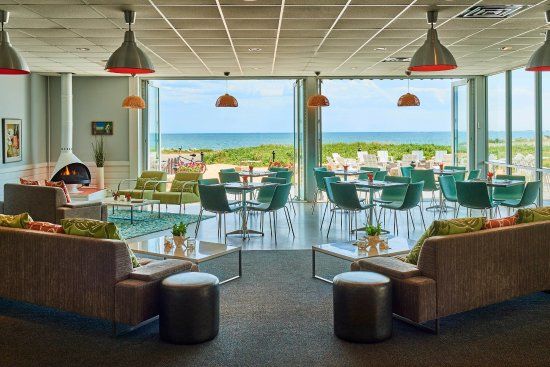 Whaler Lounge