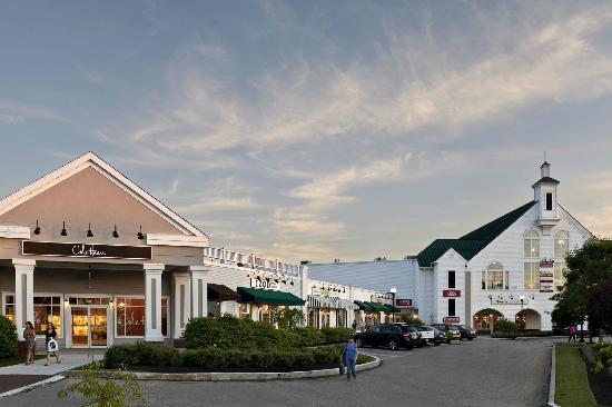 Lee Premium Outlets
