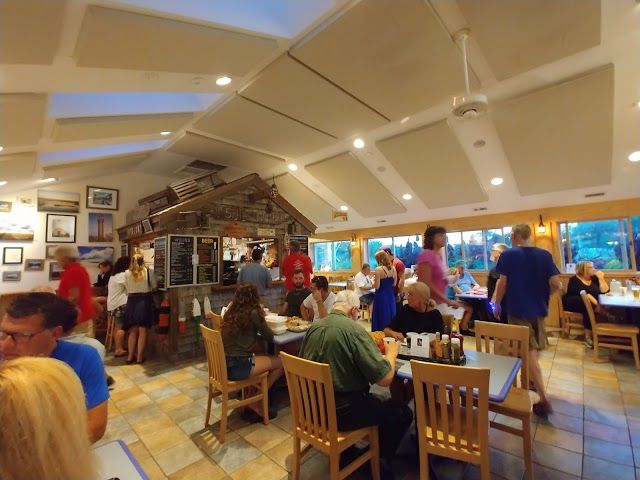Arnold's Lobster & Clam Bar